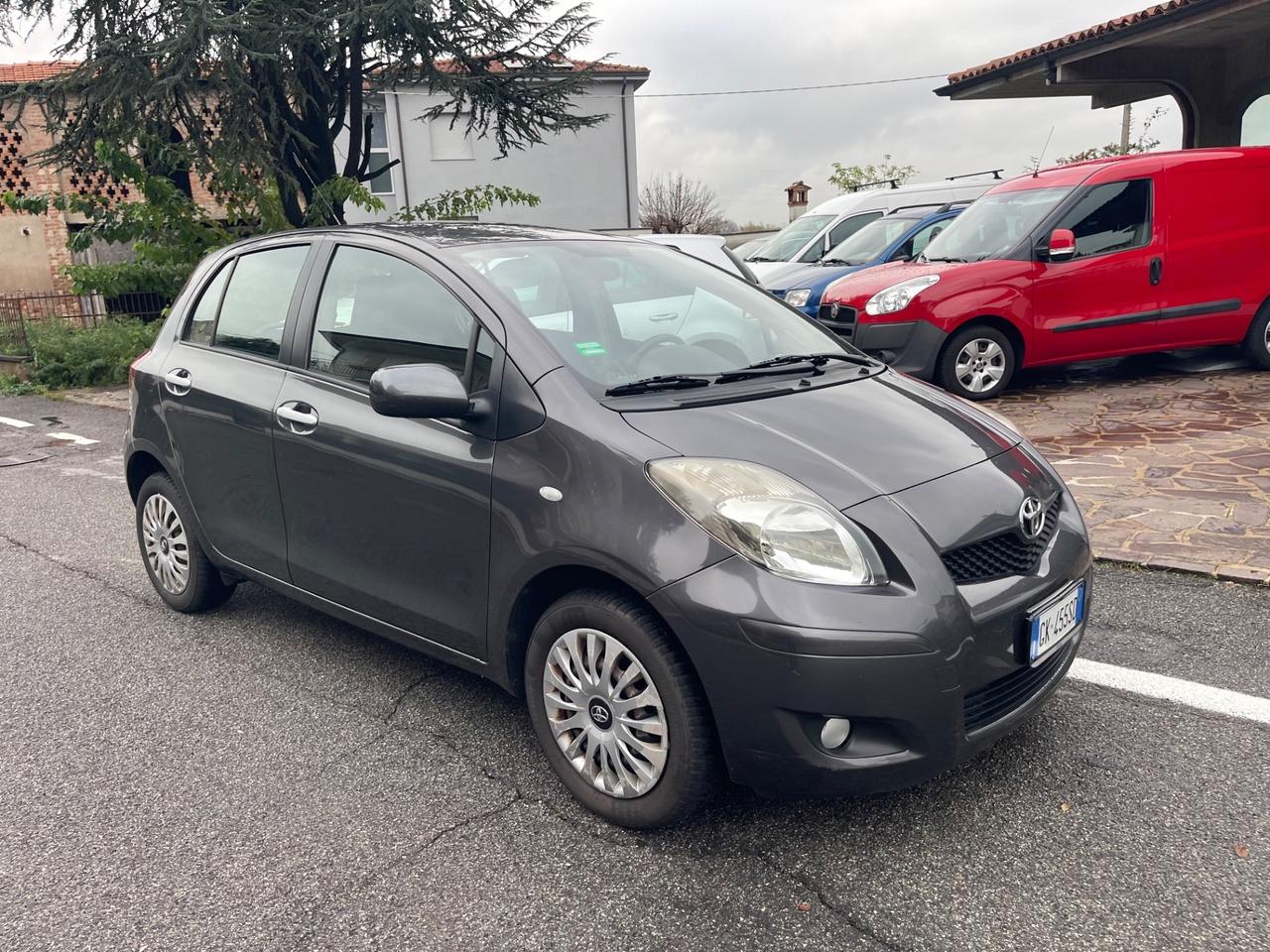 Toyota Yaris 1.0 5 porte