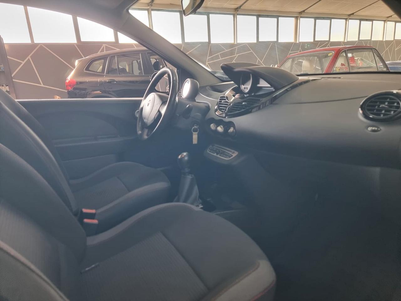 Renault Twingo 1.2 16V Live NEOPATENTATI