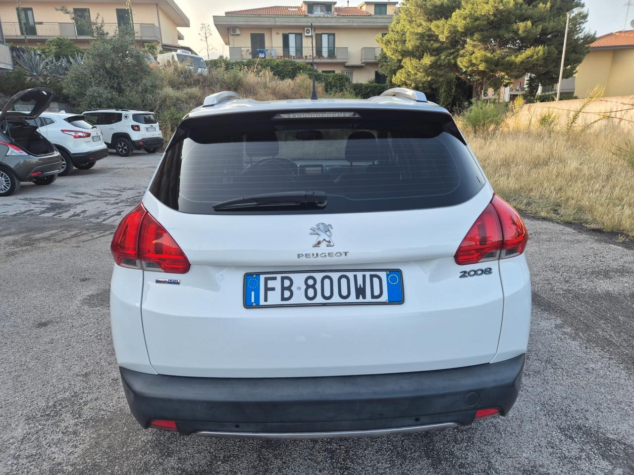 Peugeot 2008 1.6 BlueHDi 120 S&S Black Matt Navi