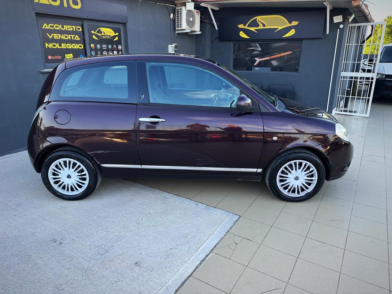 Lancia Ypsilon 1.3 MJT 75 CV Platino Garanzia 12 Mesi
