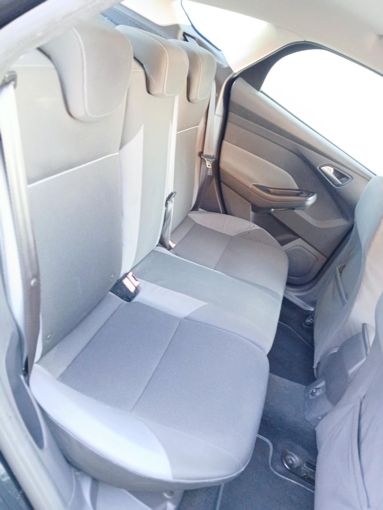 Ford Focus 1.6 ( motore normale ,non ecoboost) GPL Titanium