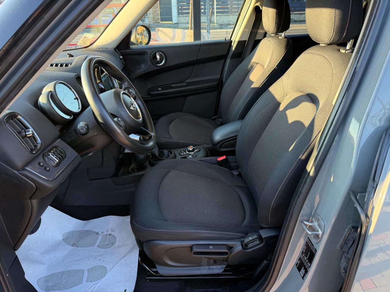 Mini Cooper Countryman 1.5 Hype GANCIO TRAINO