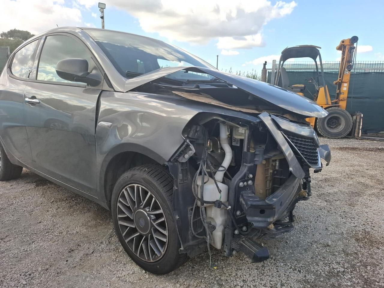 LANCIA YPSILON PLATINUM 17 INCIDENTATA MARCIANTE