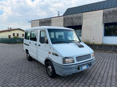 Iveco D-AILY 2.5D 9 Posti