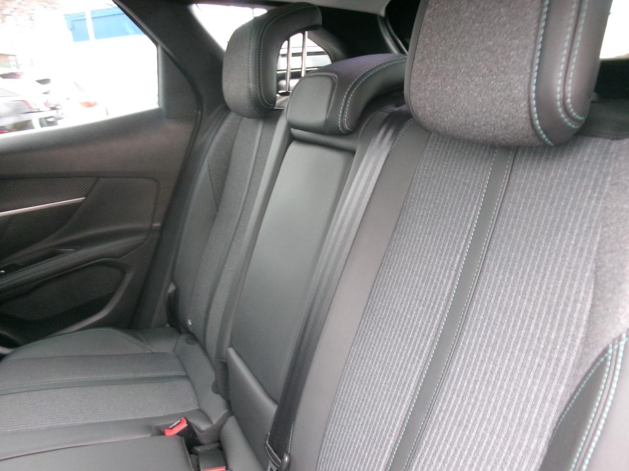 Peugeot 3008 1.5 BLUEHDI 130CV E6D ALLURE PACK S NAVI/PDC/LED 96000 KM MANUALE