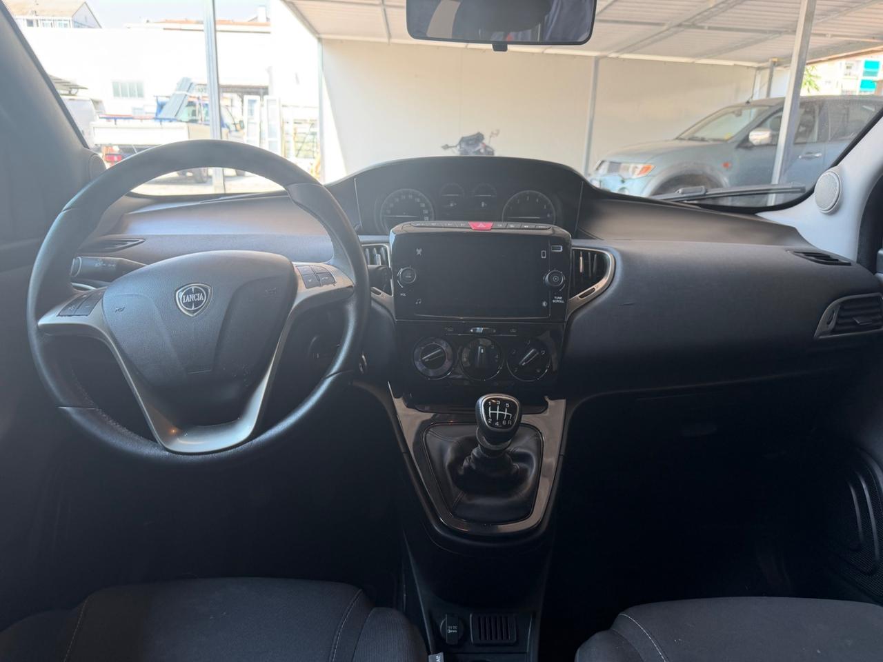 Lancia Ypsilon 1.0 FireFly 5 porte S&S Hybrid Gold