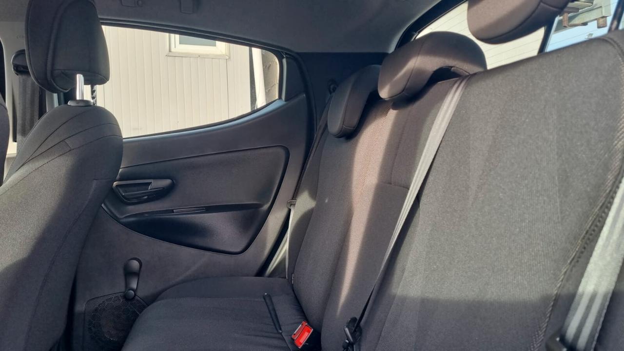 Lancia Ypsilon 1.2 69 CV 5 porte GPL Ecochic Monogram