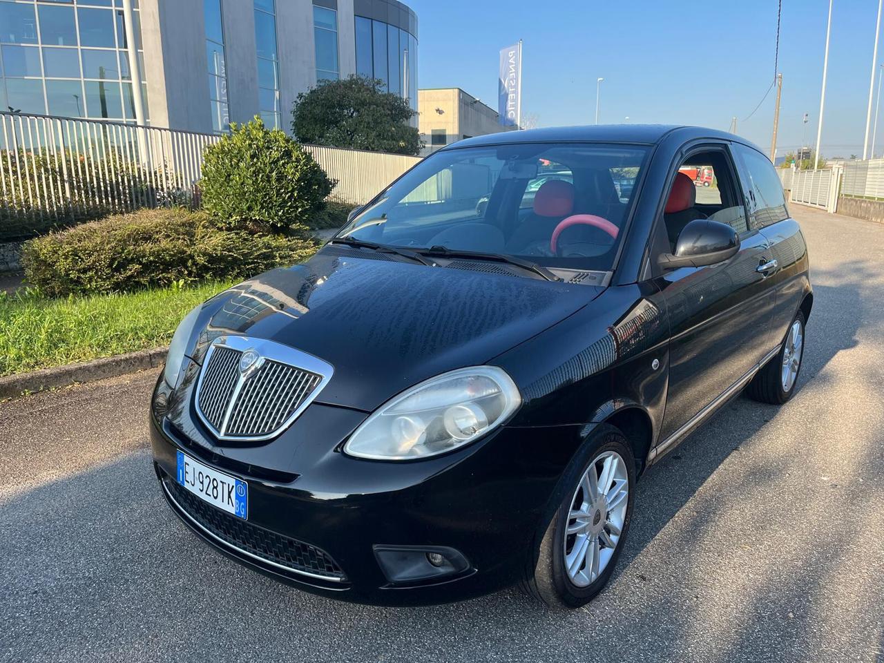 Lancia Ypsilon 1.3 MJT 75 CV Platinum