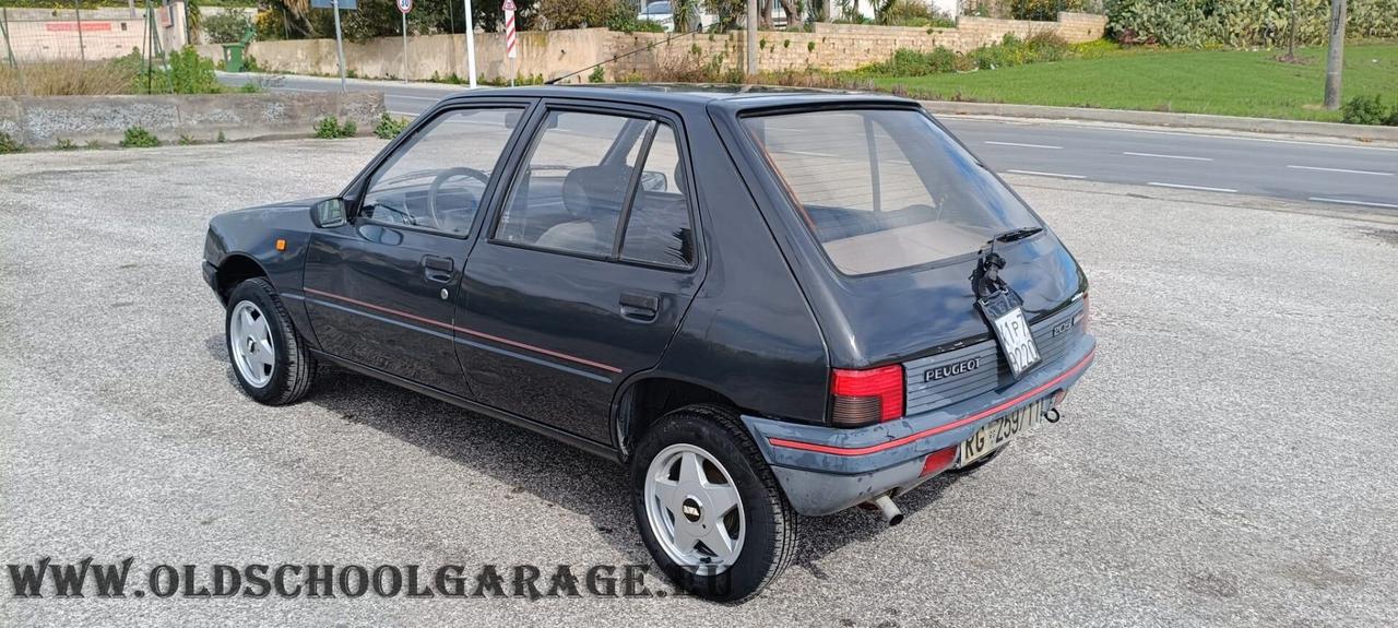 Peugeot 205 954 5 porte Look