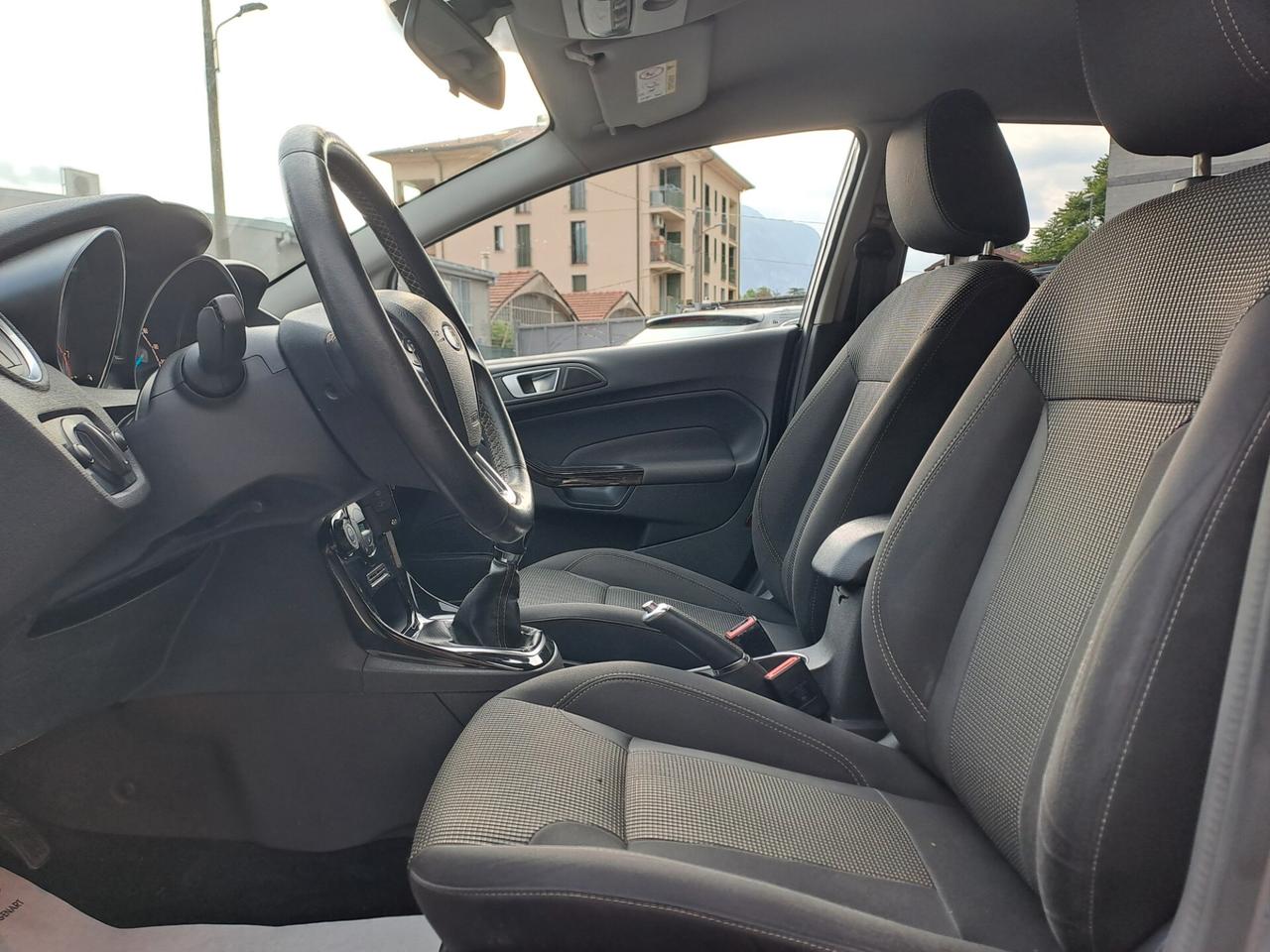 Ford Fiesta 1.2 60CV 5 porte Titanium