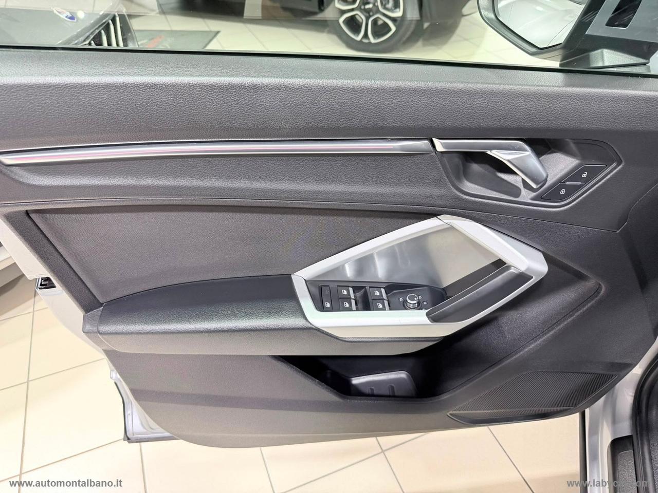AUDI Q3 35 TDI S tronic Business SPORT