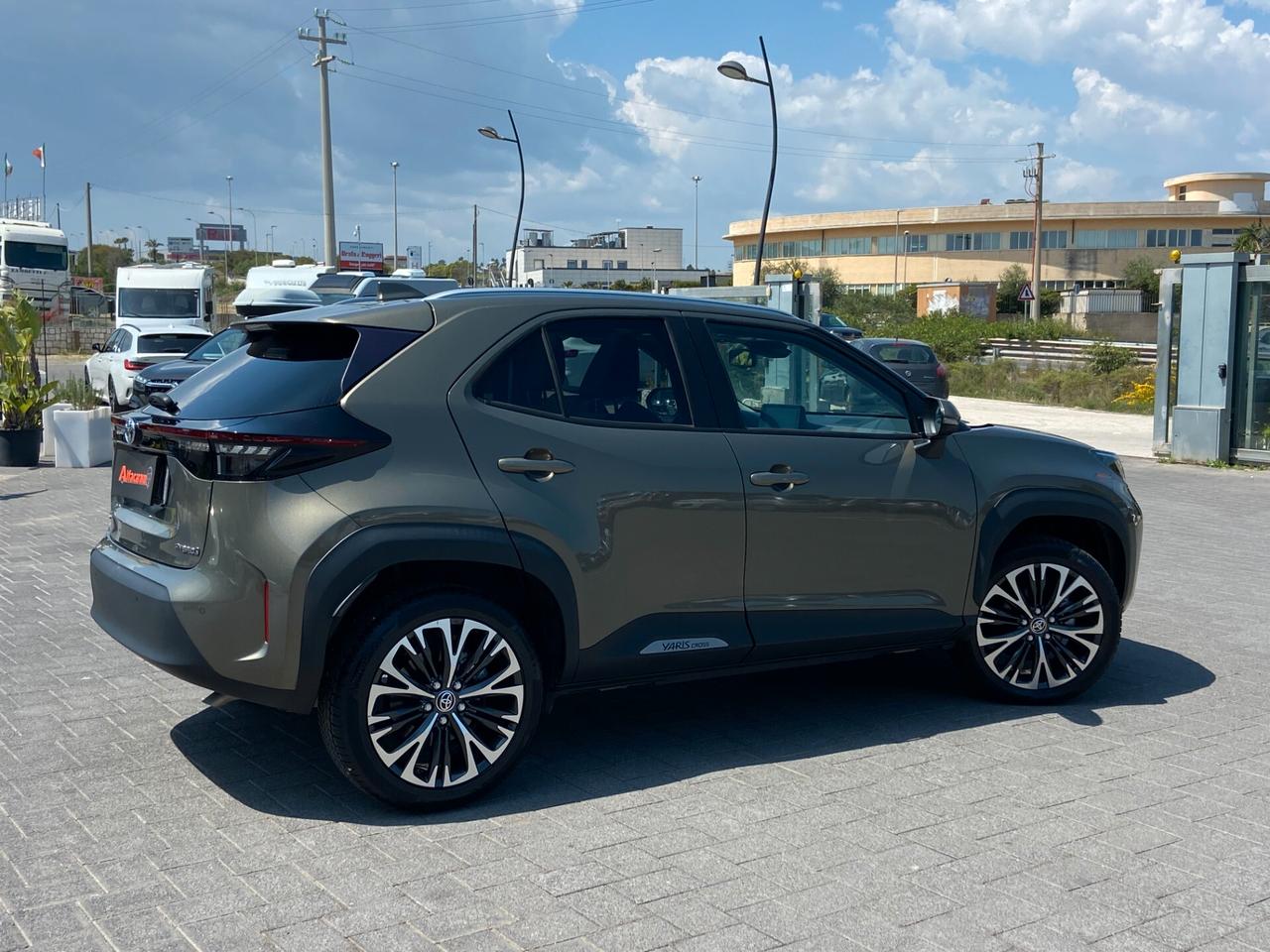 Toyota Yaris Cross 1.5h Lounge fwd 116cv e-cvt