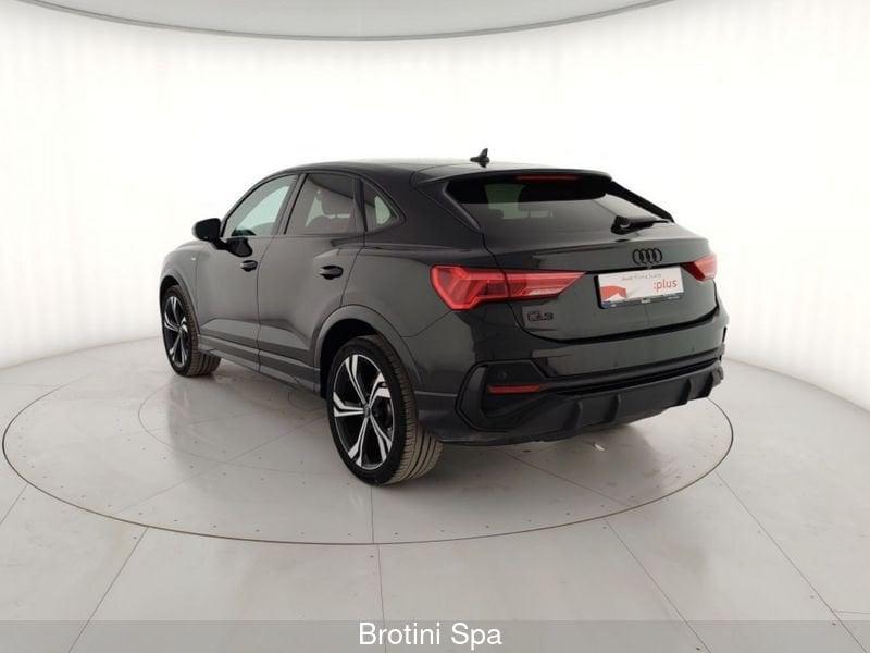 Audi Q3 Sportback 35 TDI S tronic Identity Black