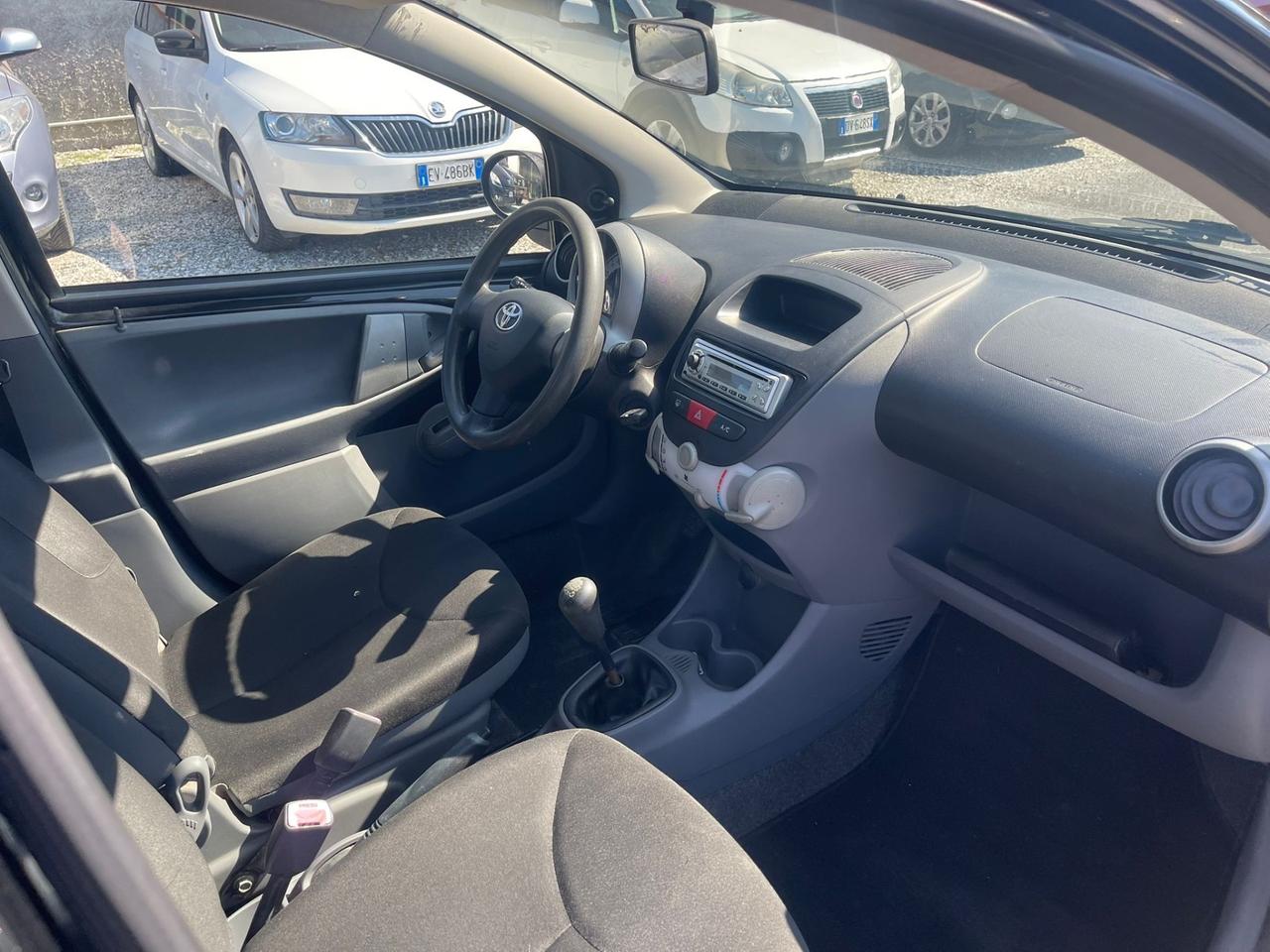 Toyota Aygo 1.0 12V VVT-i 5 porte Sol