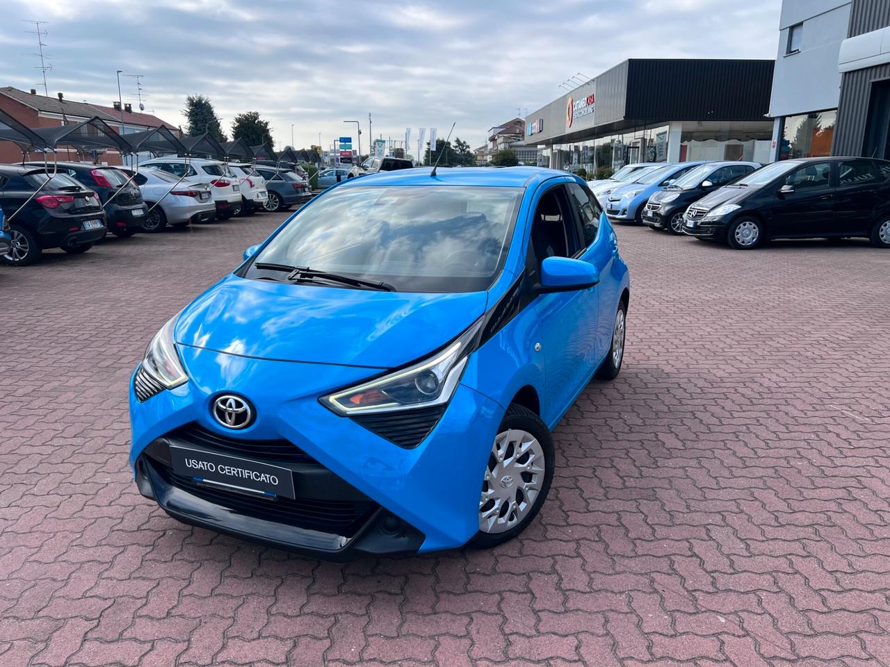 Toyota Aygo Connect 1.0 VVT-i 72 CV 5 porte x-clusiv