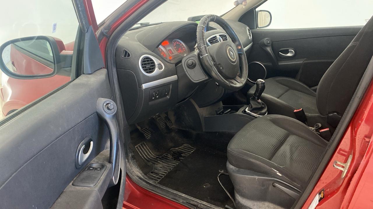 RENAULT CLIO 1.1 BENZINA NEOPATENTATI