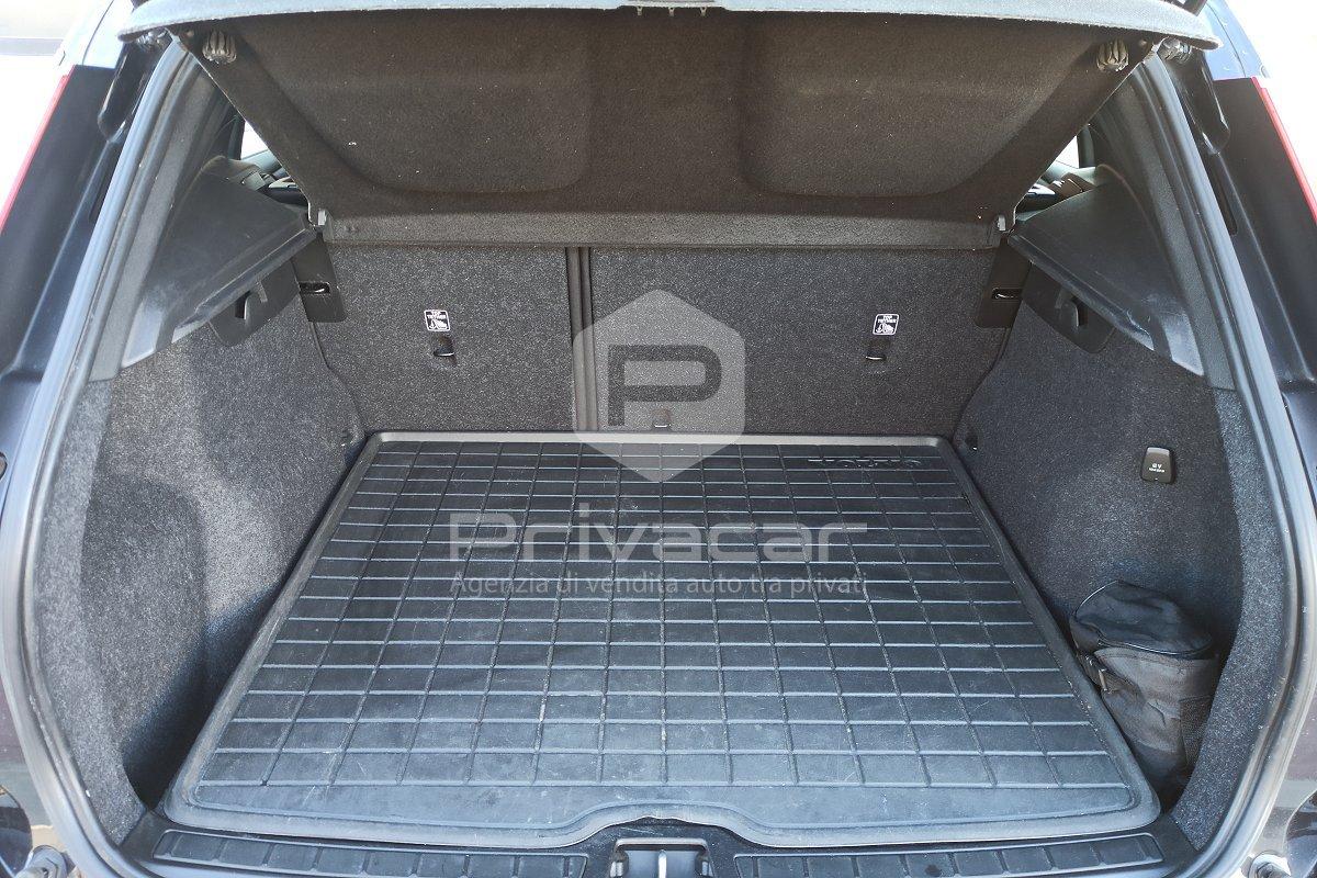 VOLVO XC40 T2 Geartronic Momentum Core