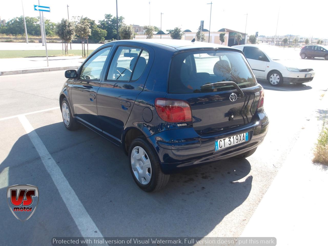 TOYOTA YARIS 1.0 BENZ-2005