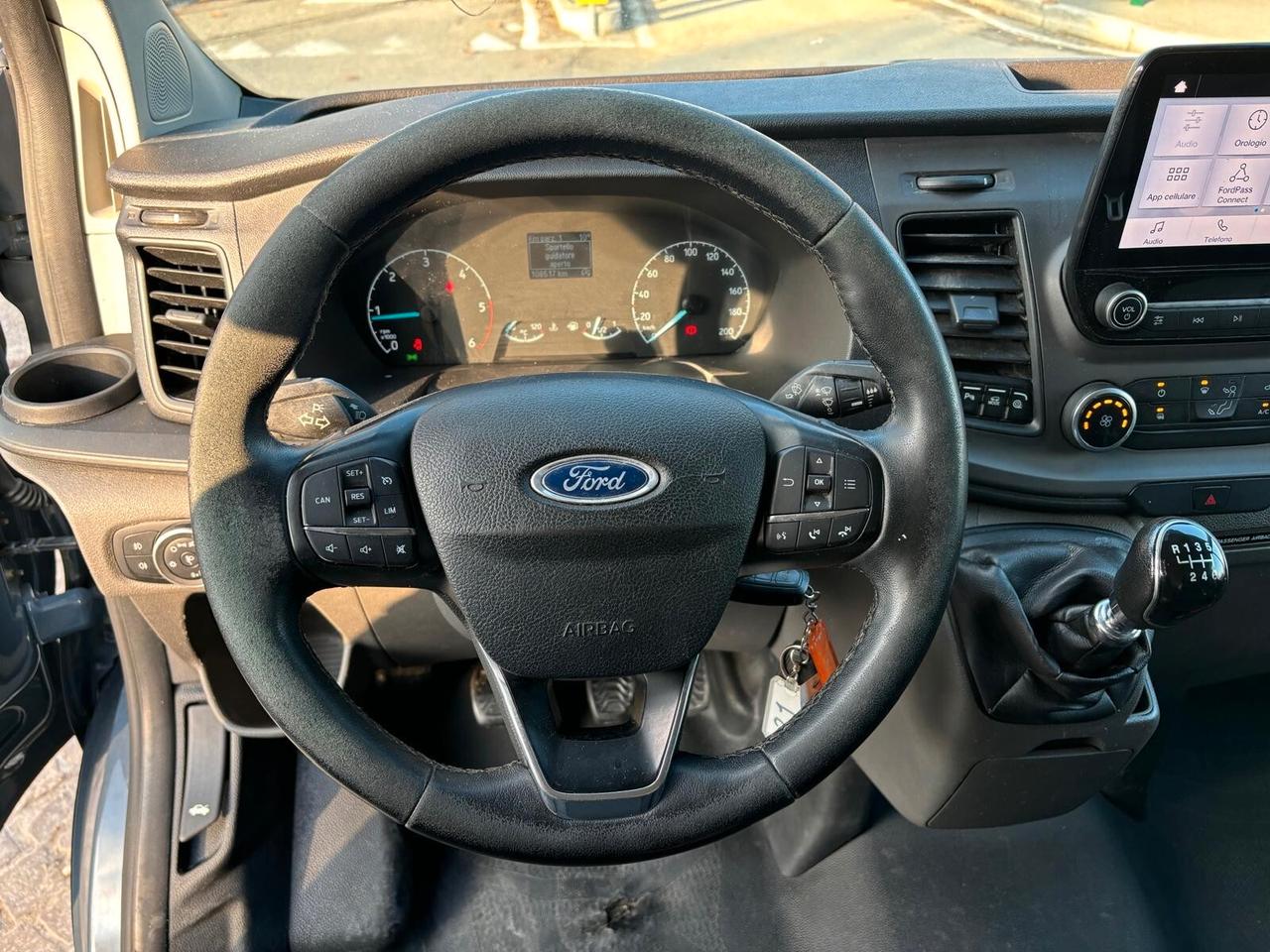 Ford Tourneo Custom IVA ESPOSTA