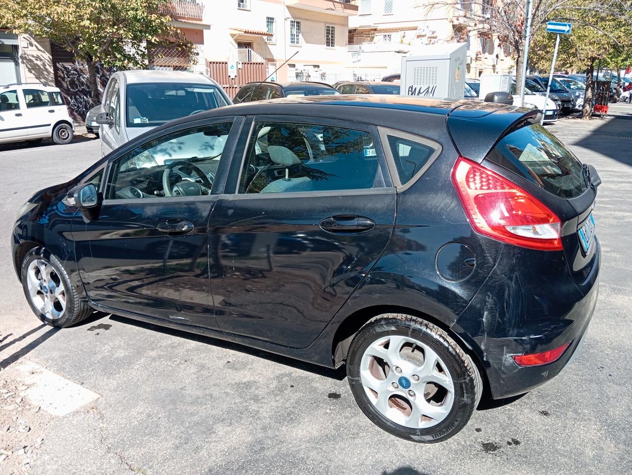 Ford Fiesta Ikon 1.4 TDCi 70CV 5 porte