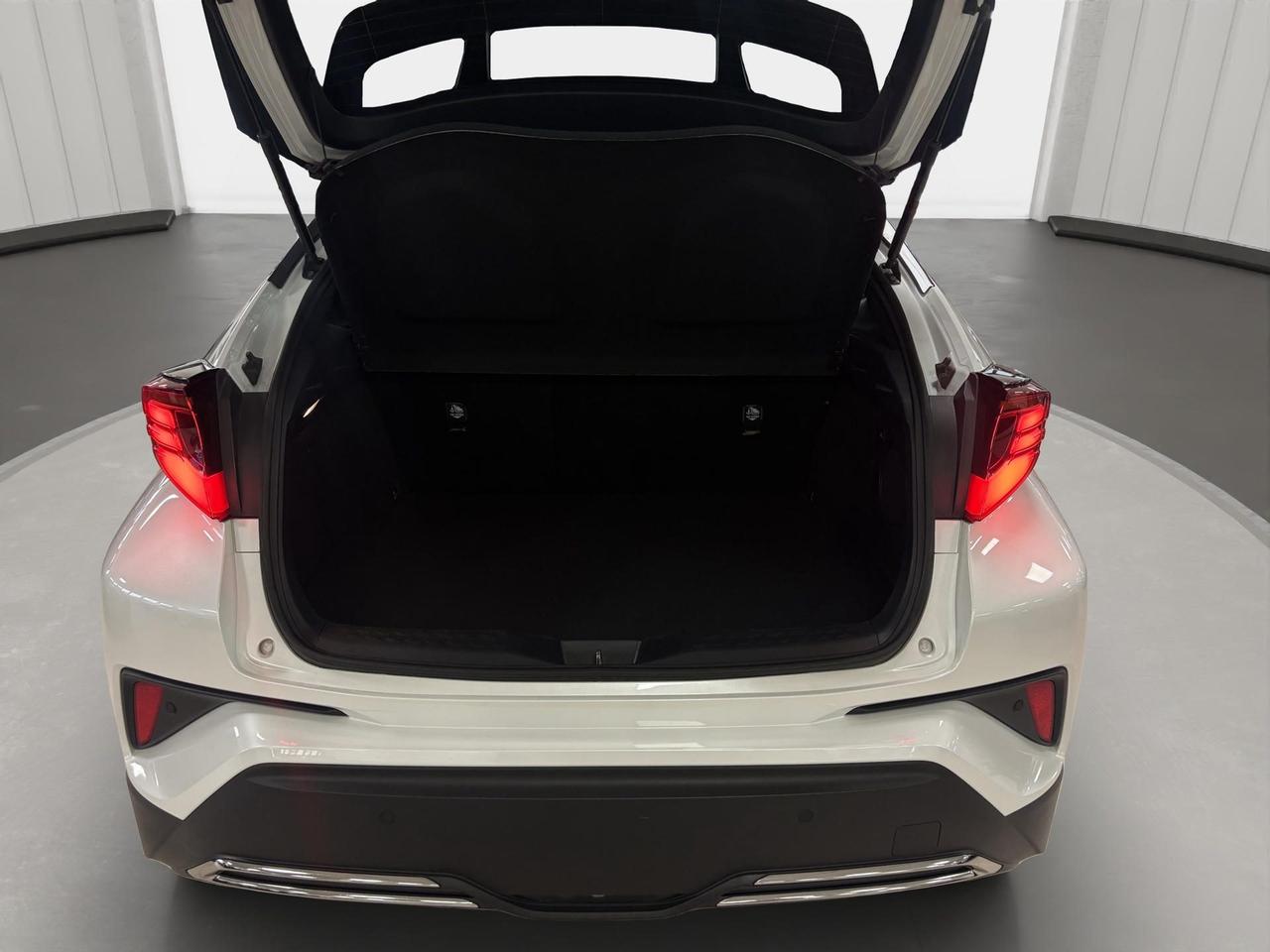 Toyota C-HR 2.0h Lounge e-cvt