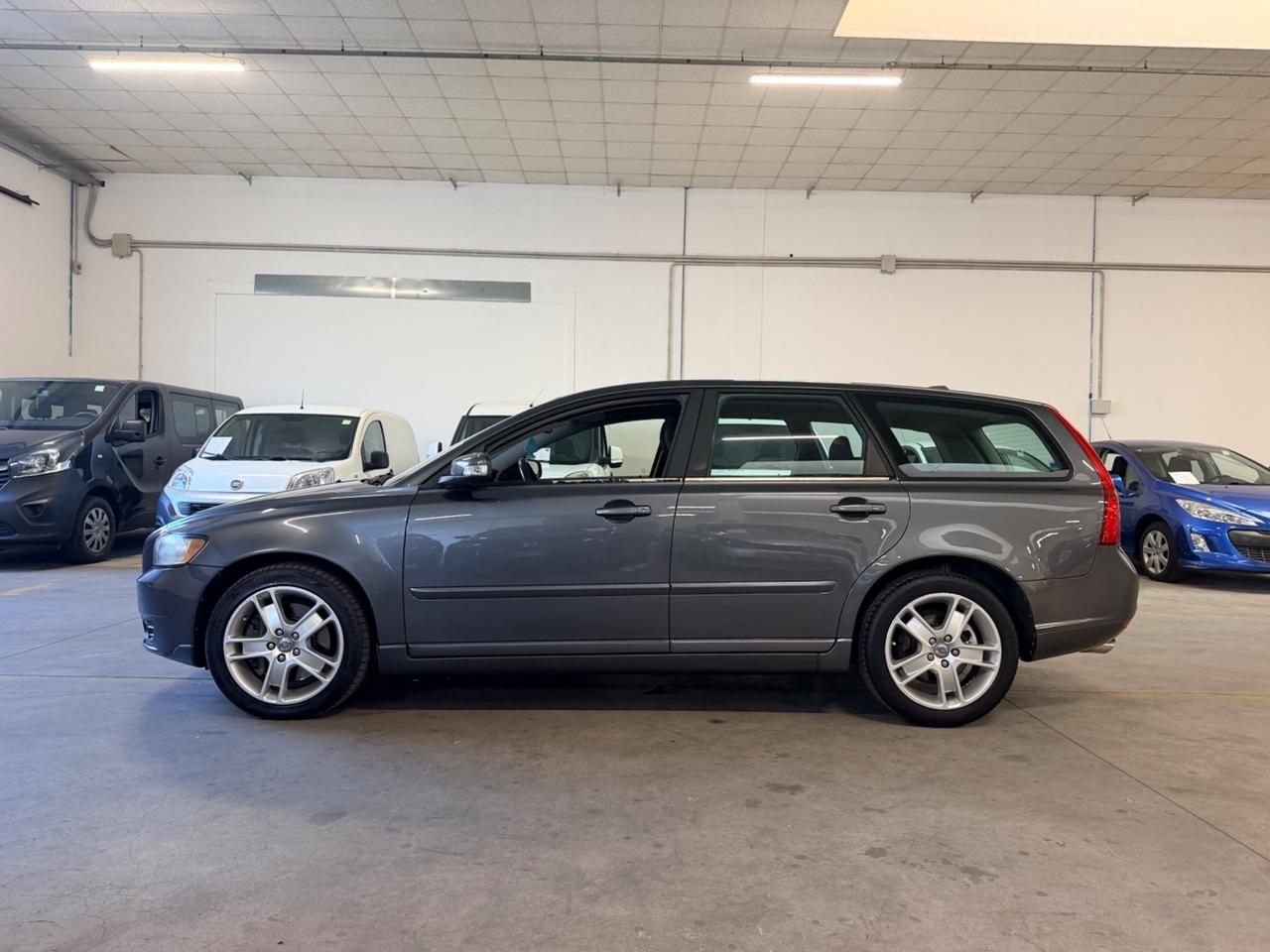 Volvo V50 2.4 D5 cat Momentum