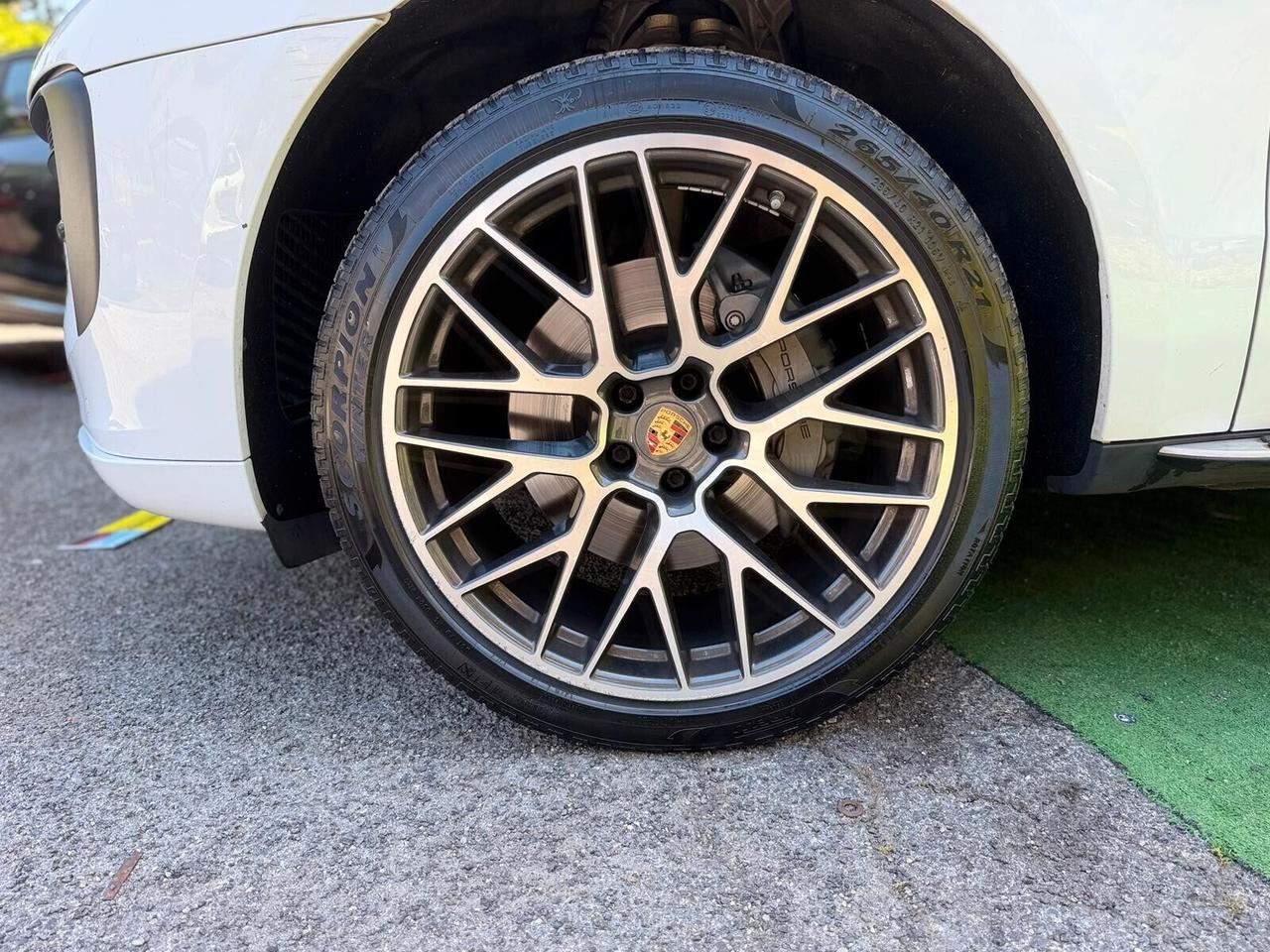 Porsche Macan 3.0 S benzina 353 cavalli pacchetto sport crono