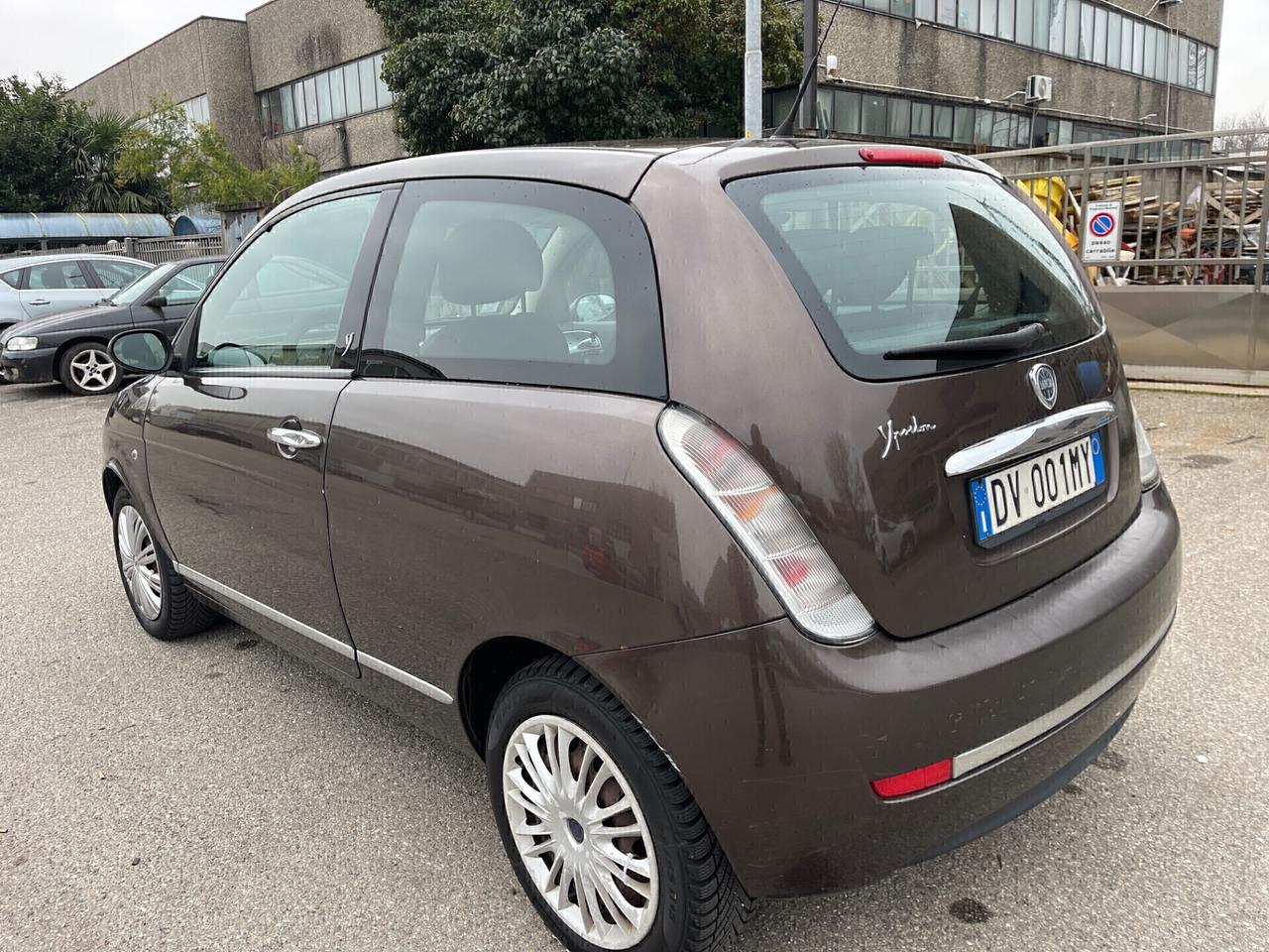 LANCIA YPSILON PLATINUM 1.2 BENZINA EURO4 NEOPATENTATI