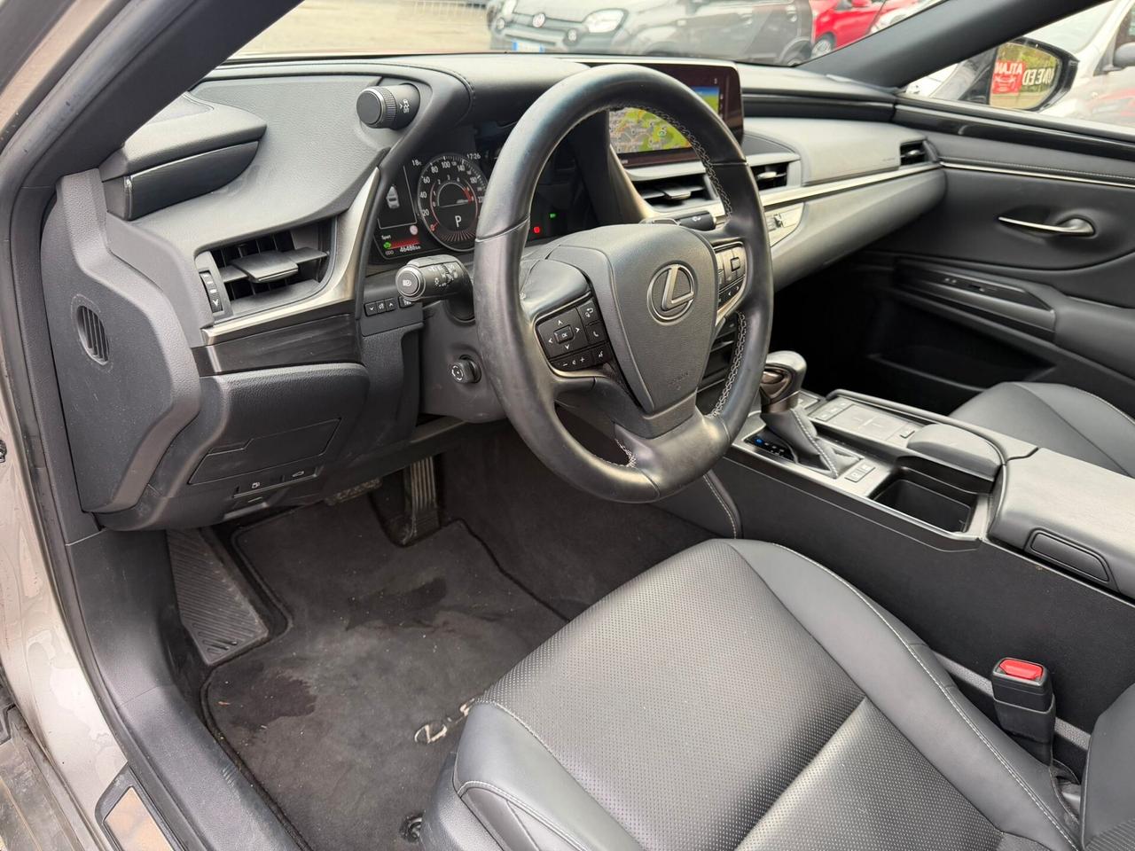 Lexus ES Hybrid Luxury