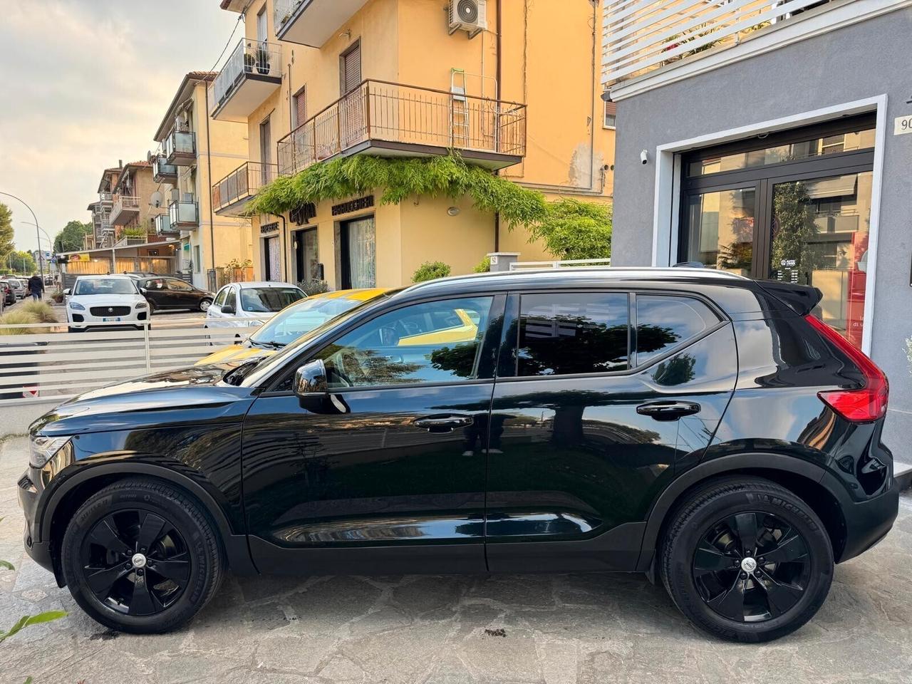 VOLVO XC40 D3 GEARTRONIC R-DESING 150cv