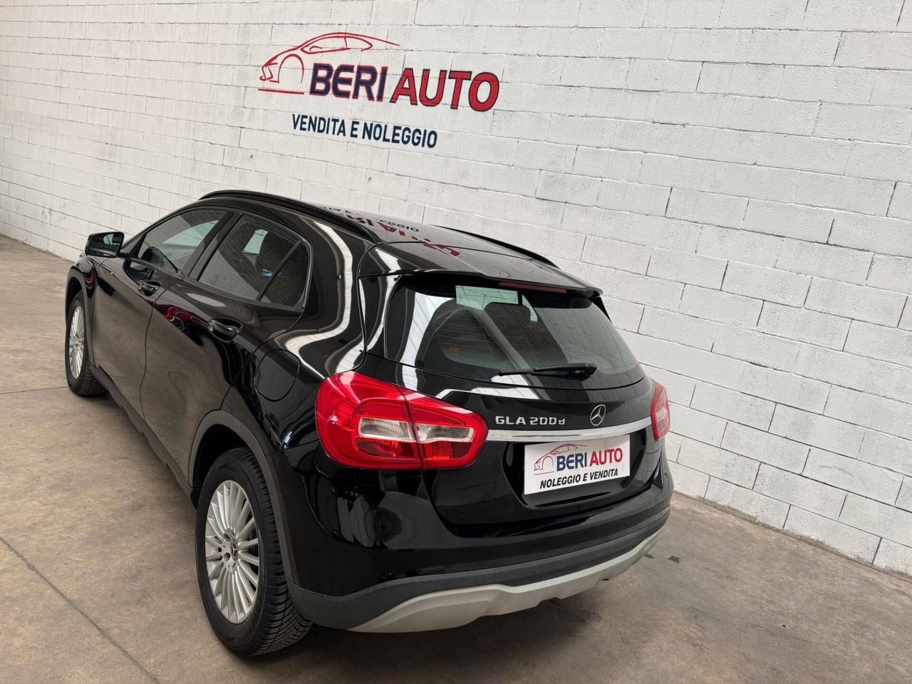 Mercedes-benz GLA 200 allestimento premium