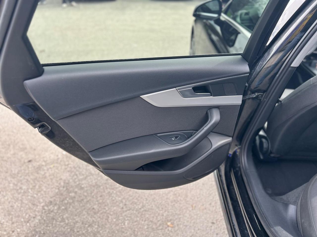 Audi A4 2.0 40 TDI Business Advanced #9936