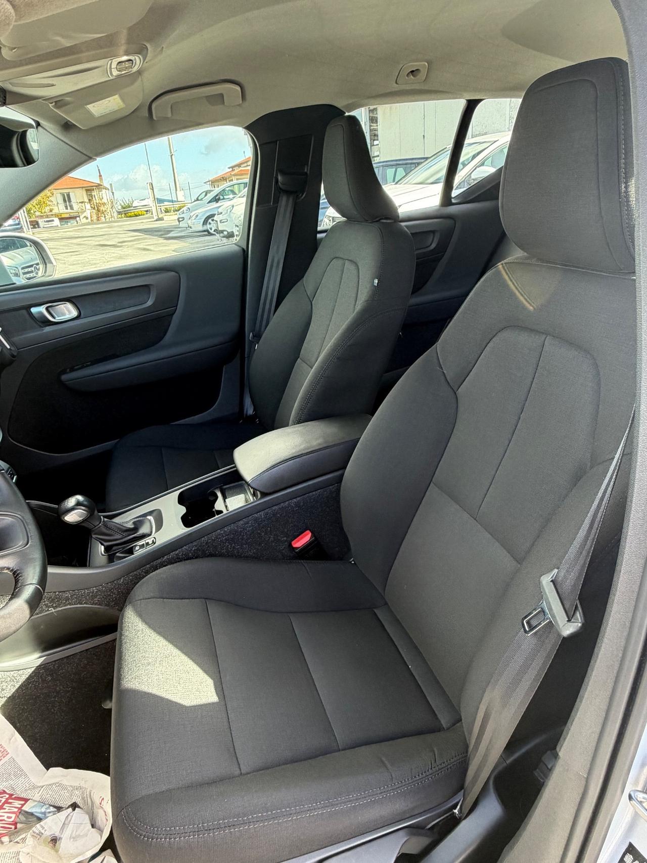 Volvo XC40 D3 AWD Momentum Core