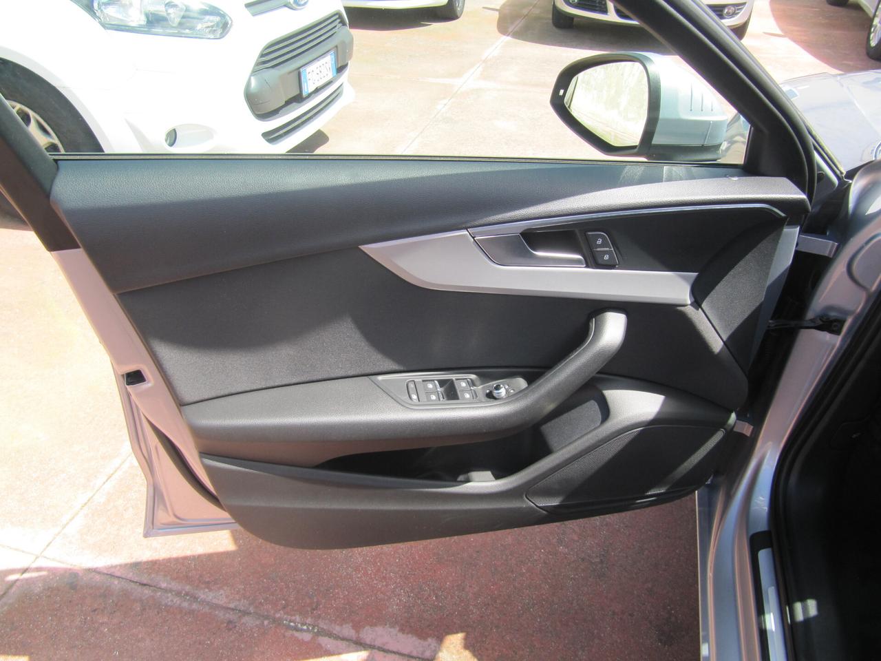 Audi A4 Avant 40 TDI quattro S tronic Business - automatico