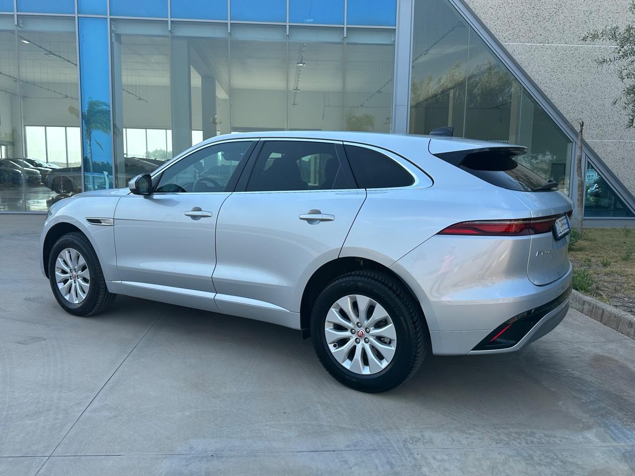 Jaguar F-Pace R-Dynamic S awd possibilità noleggio no scoring