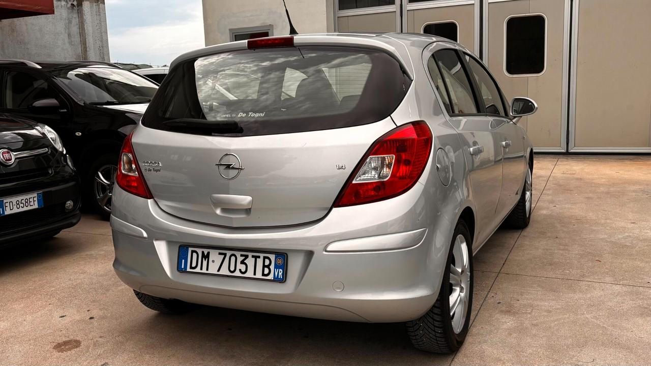 Opel Corsa 1.4 16V 5 porte Enjoy