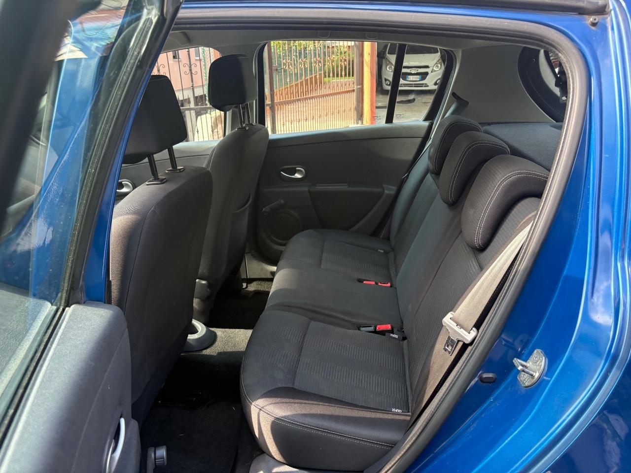 Renault Clio 1.2 16V 5 porte Luxe NEOPATENTATI