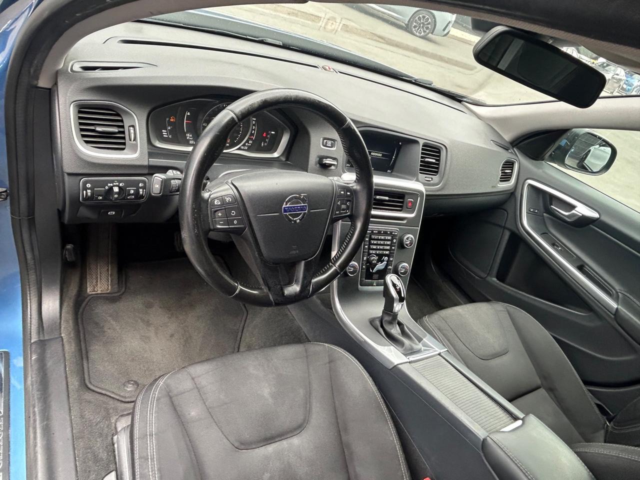 Volvo V60 D2 Geartronic Summum