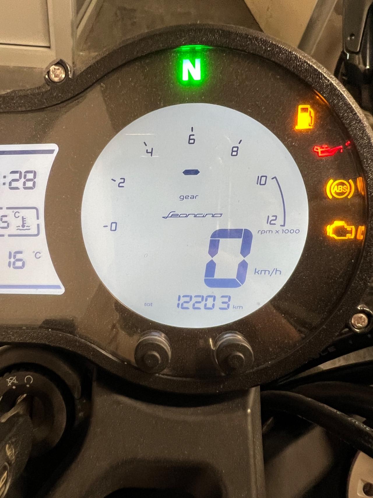 Benelli Leoncino 500