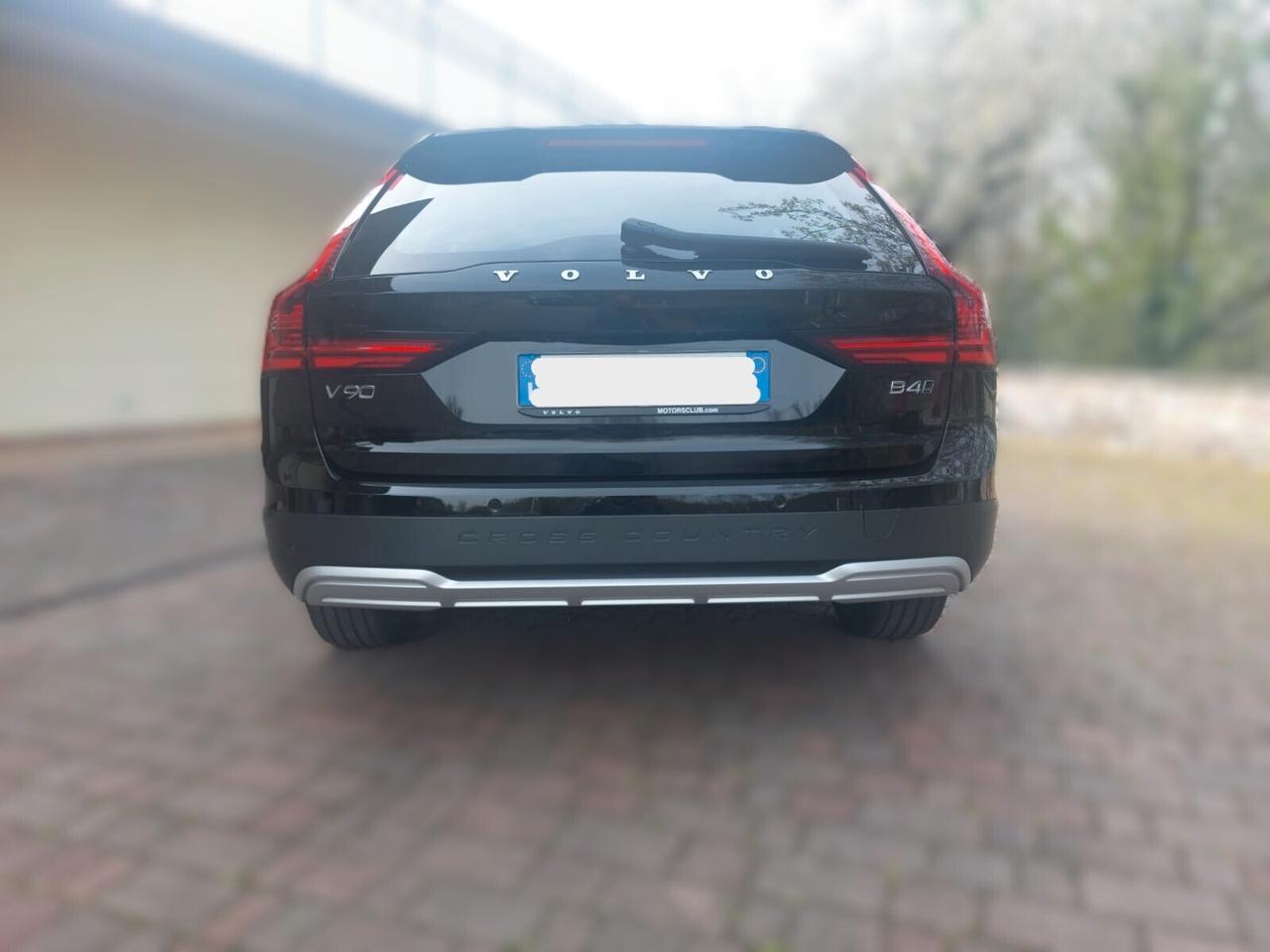 Volvo V90 Cross Country B4 (d) AWD Business Plus Auto