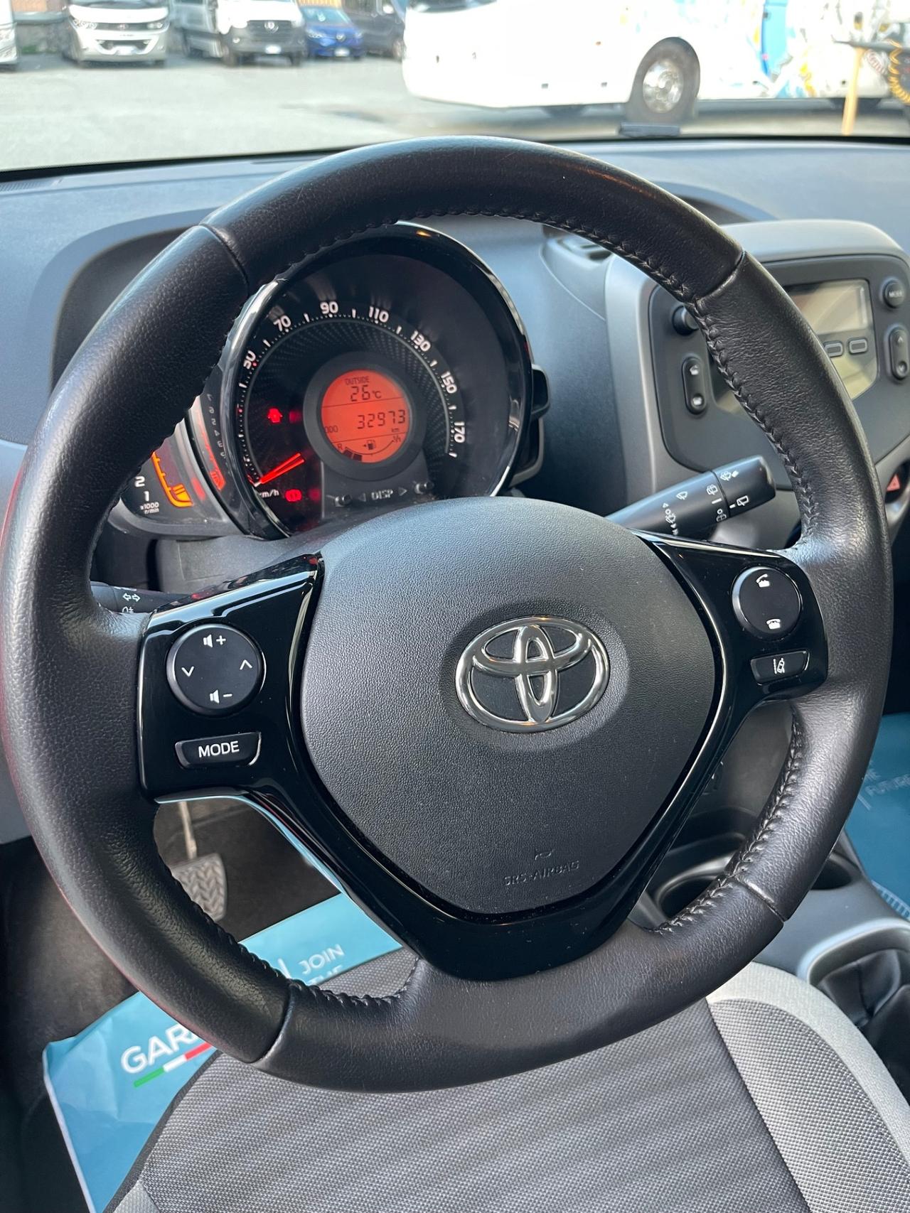 Toyota Aygo 1.0BENZINA 72 CV 5 porte / E6 - NEOPATENTATI