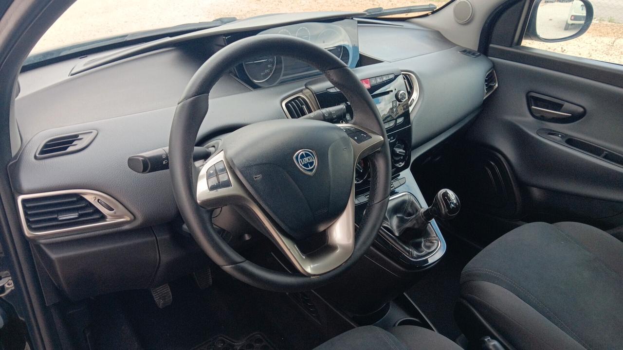 LANCIA YPSILON MTJ -2015