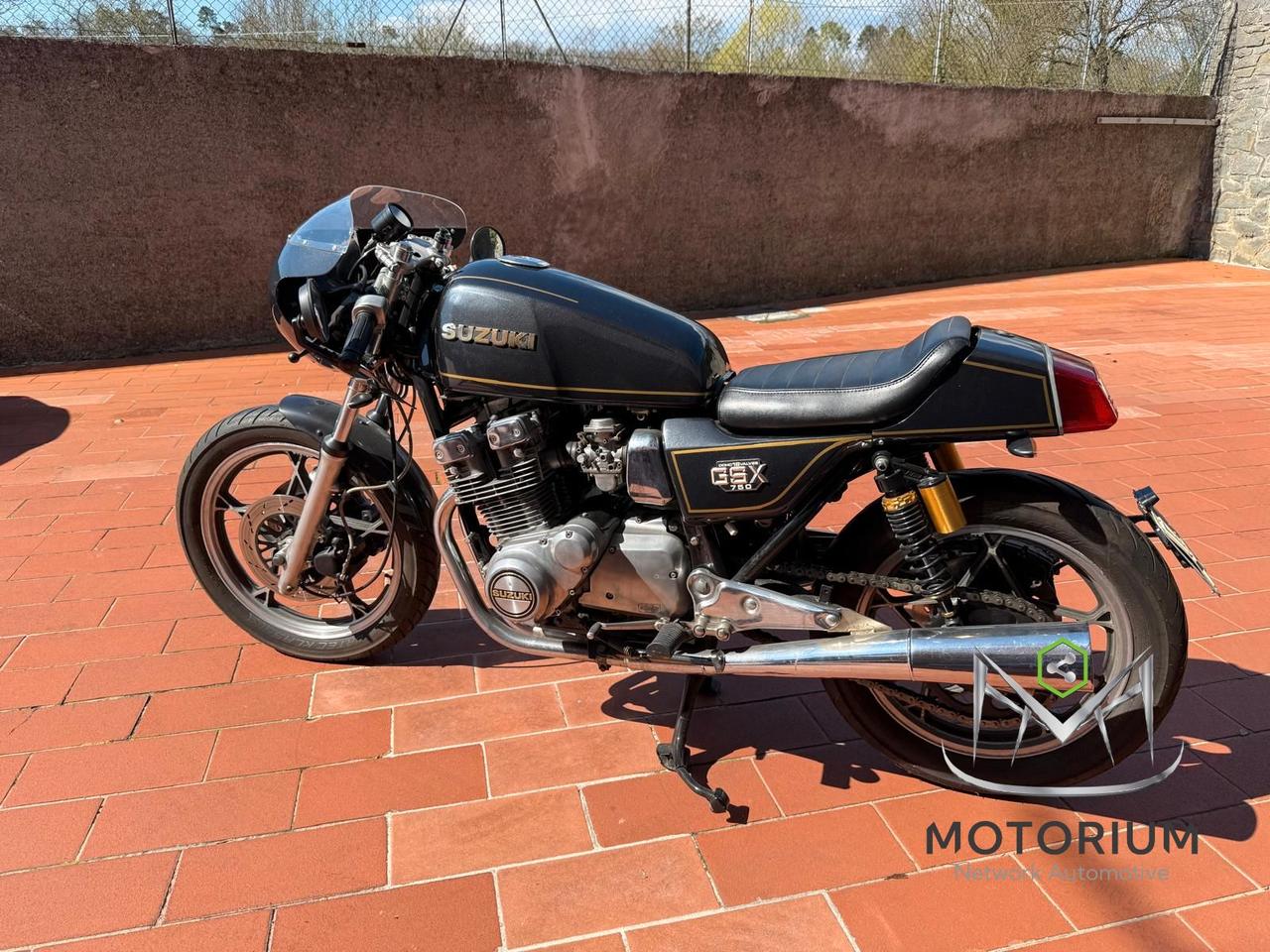 SUZUKI GS750