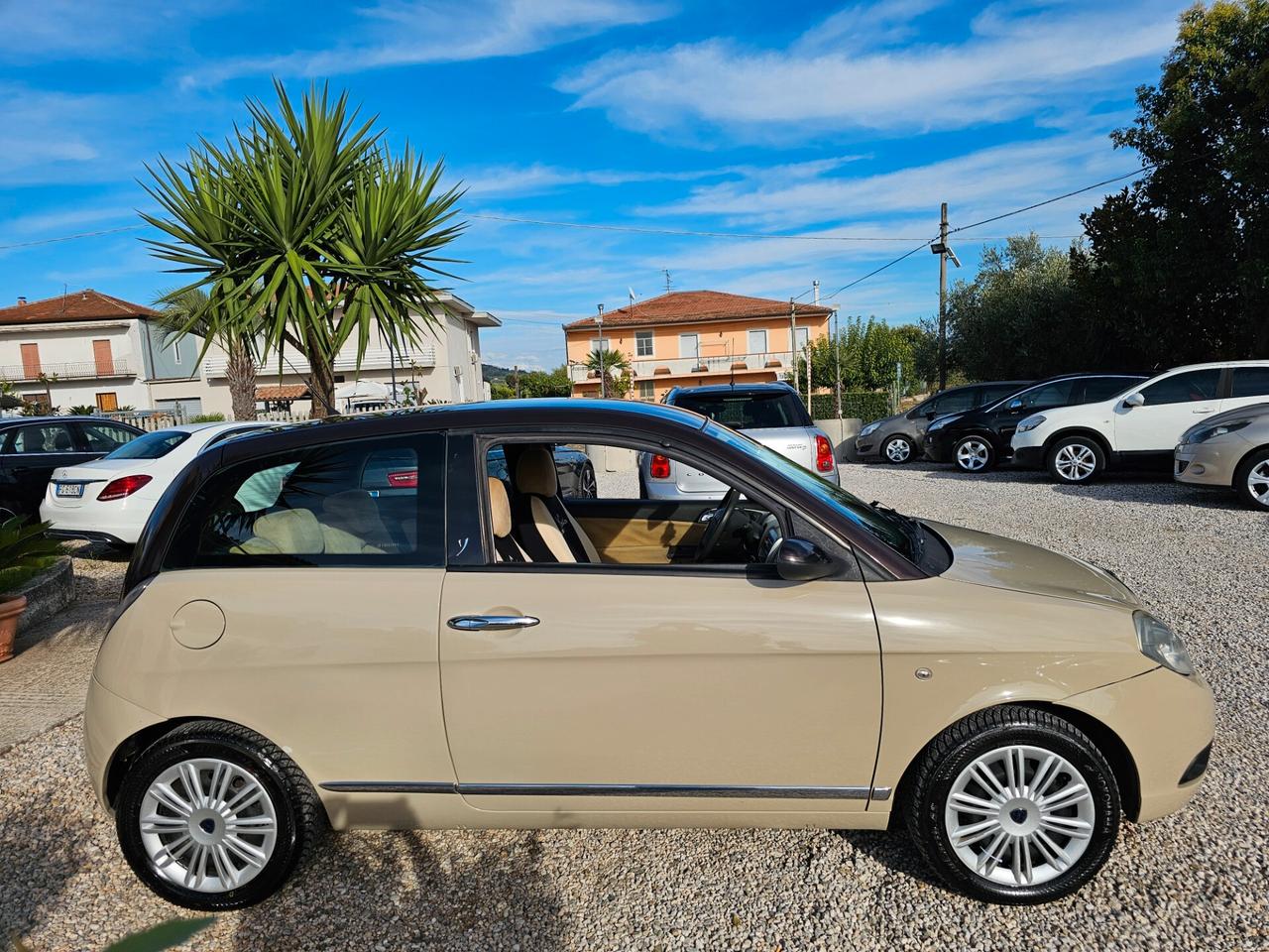 Lancia Ypsilon 1.4 77cv ADATTA X NEOPATENTATI