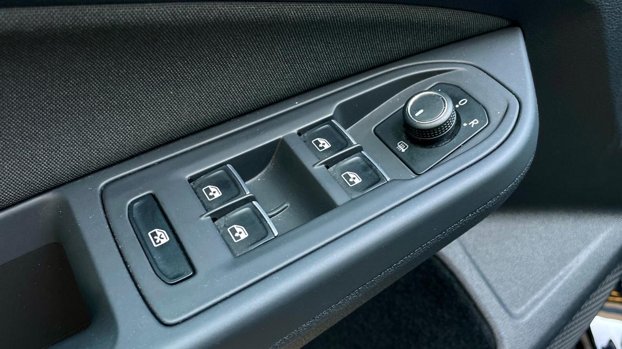 VOLKSWAGEN GOLF 2.0 TDI DSG SCR LIFE 150CV - FULL LED, VIRTUAL COCKPIT, CAR PLAY