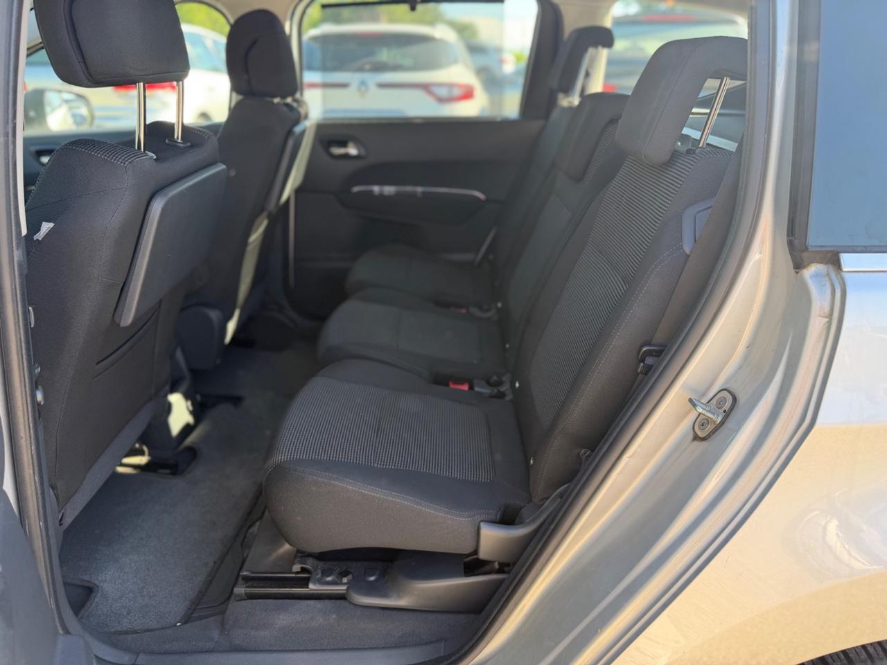 Peugeot 5008 1.6 HDi (88.000KM) CERTIFICATI