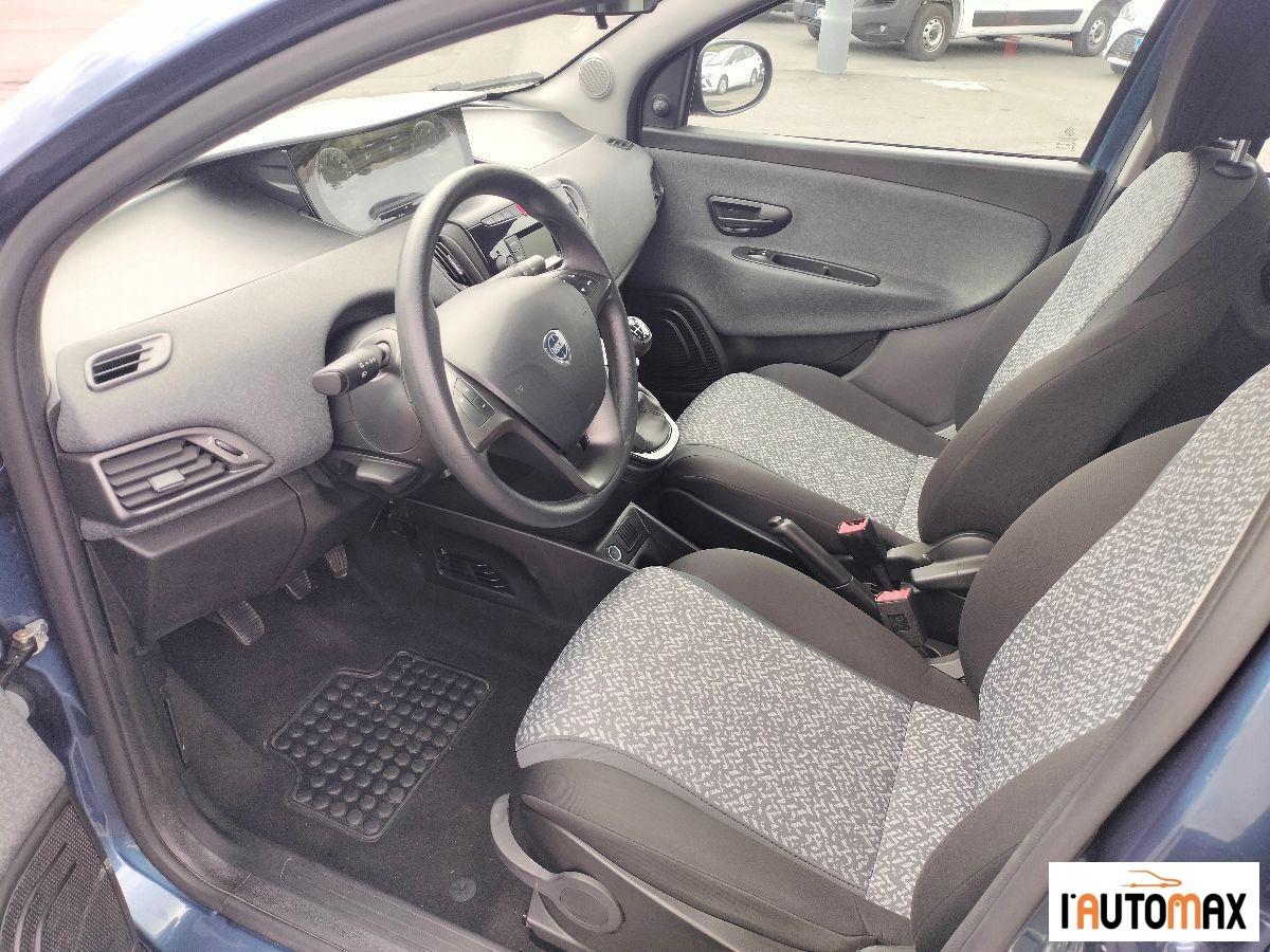 LANCIA - Ypsilon 1.0 firefly hybrid Silver s&s 70cv