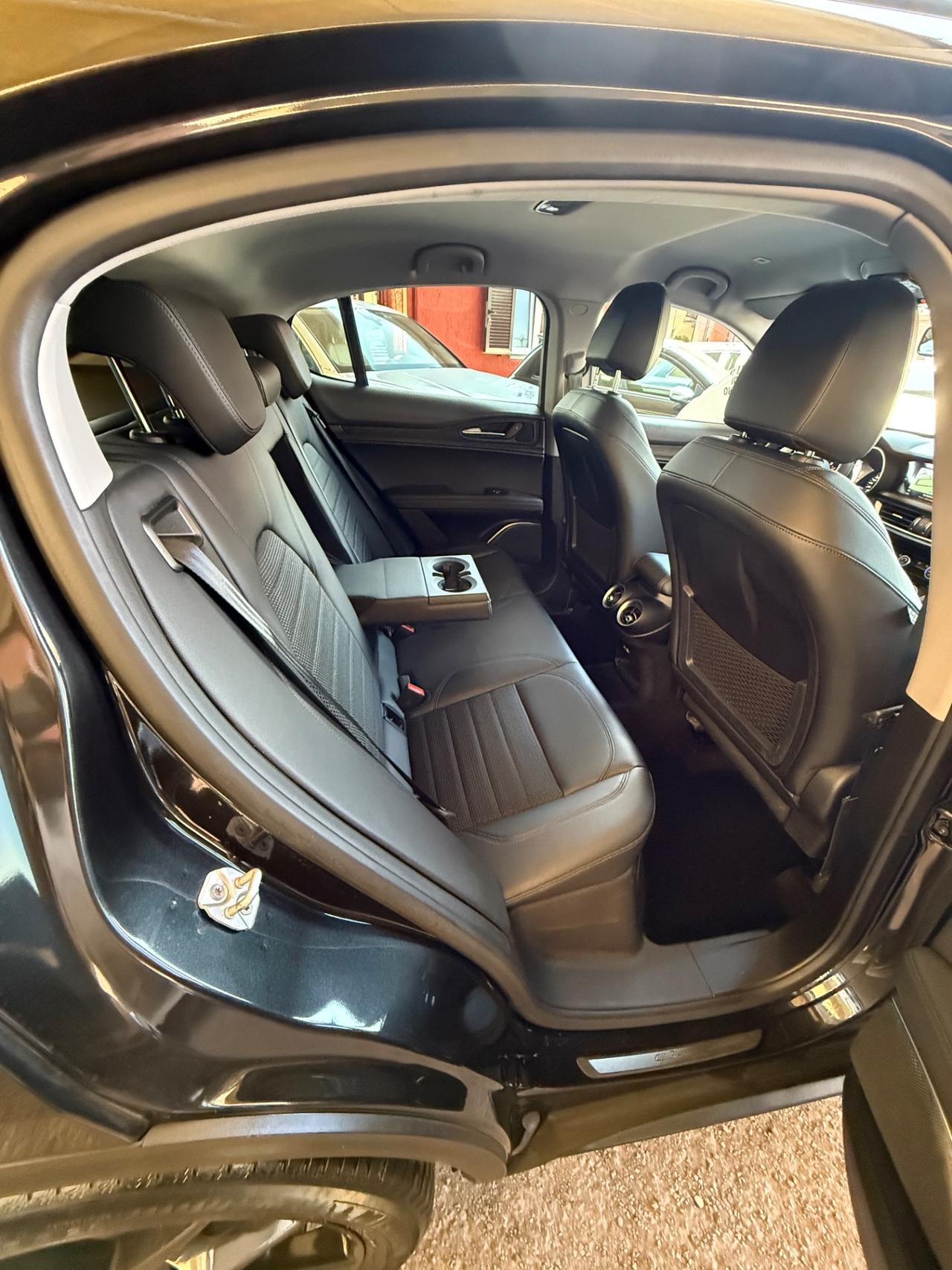 Stelvio 2.2 Turbodiesel 210 CV AT8 Q4 Veloce-B-tech-unipro