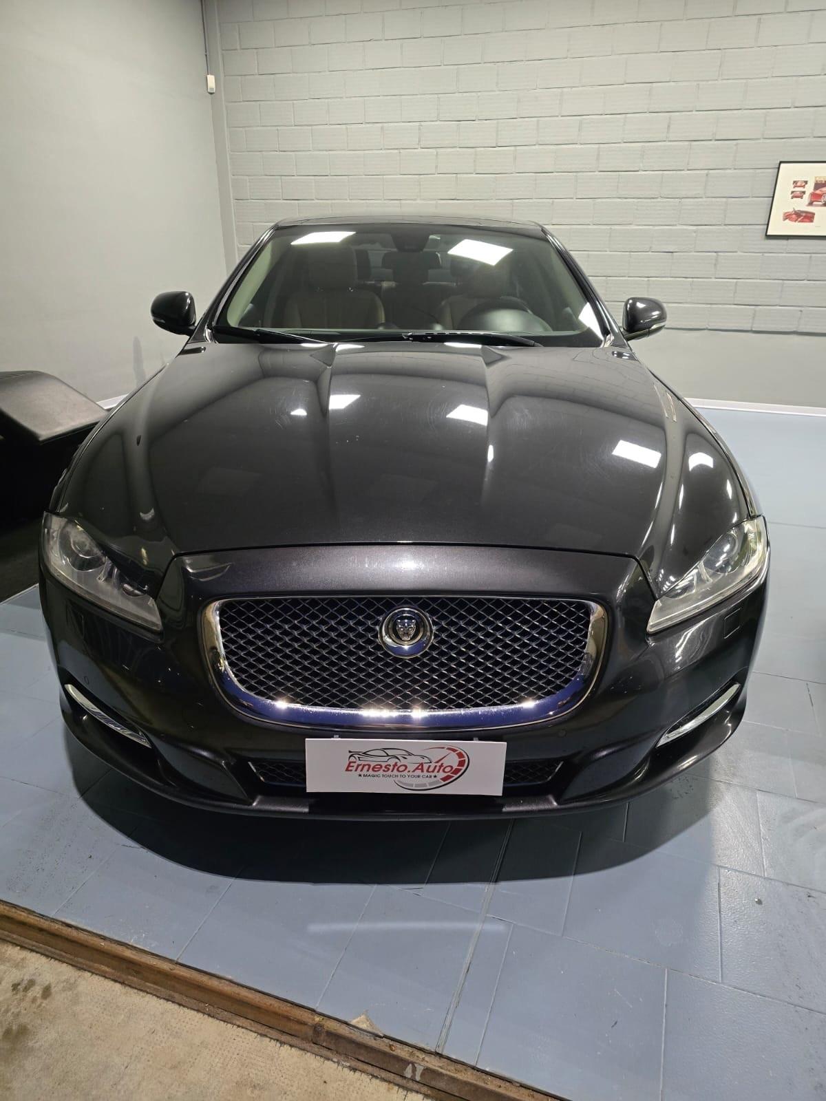 Jaguar XJ 3.0D V6 LWB Premium LuxuryJ