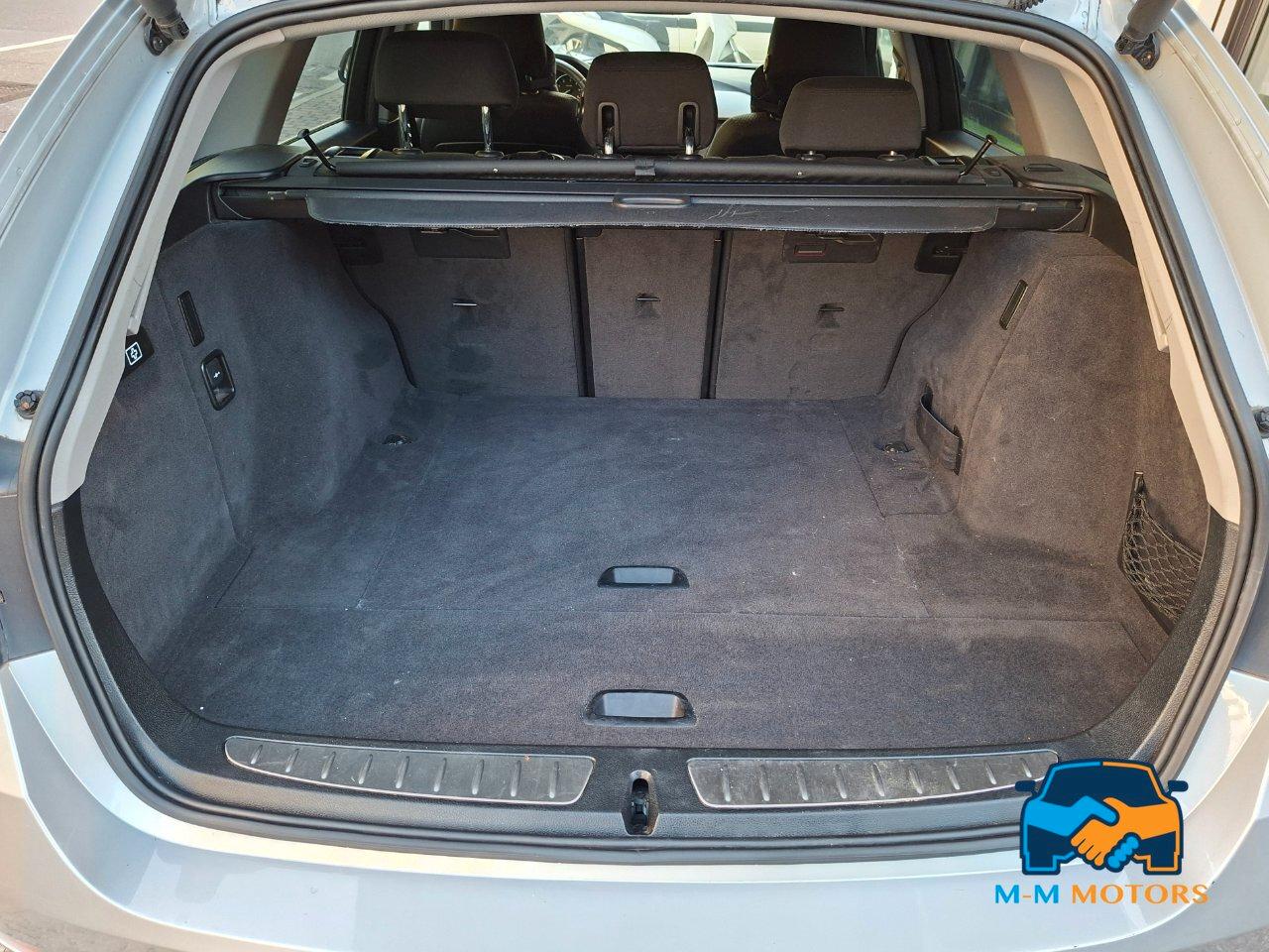 BMW 320 d Touring doppio treno di pneumatici